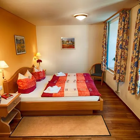 & Hirschen-stetten 3*